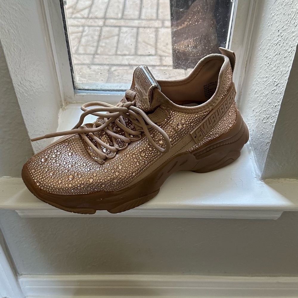 Steve Madden Maxima Sneakers - Picture 2 of 6